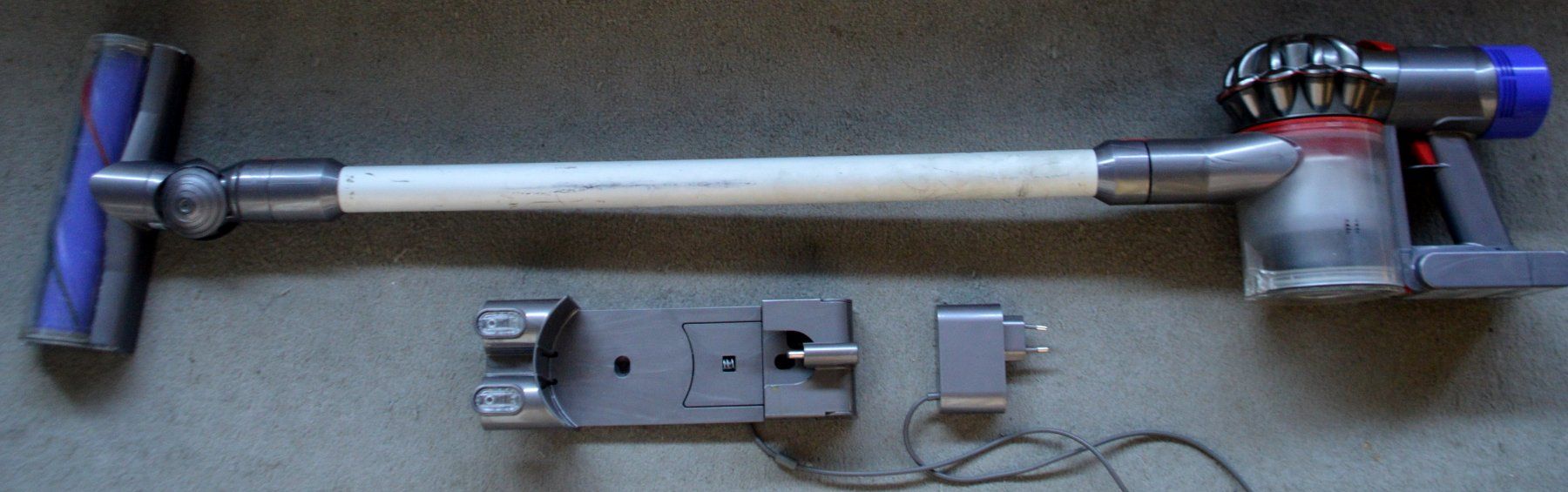 Dyson Staubsauger & Zubehör: Staubsauger Dyson V8 aspirateur – Gebraucht aus Collonges von arashee 1