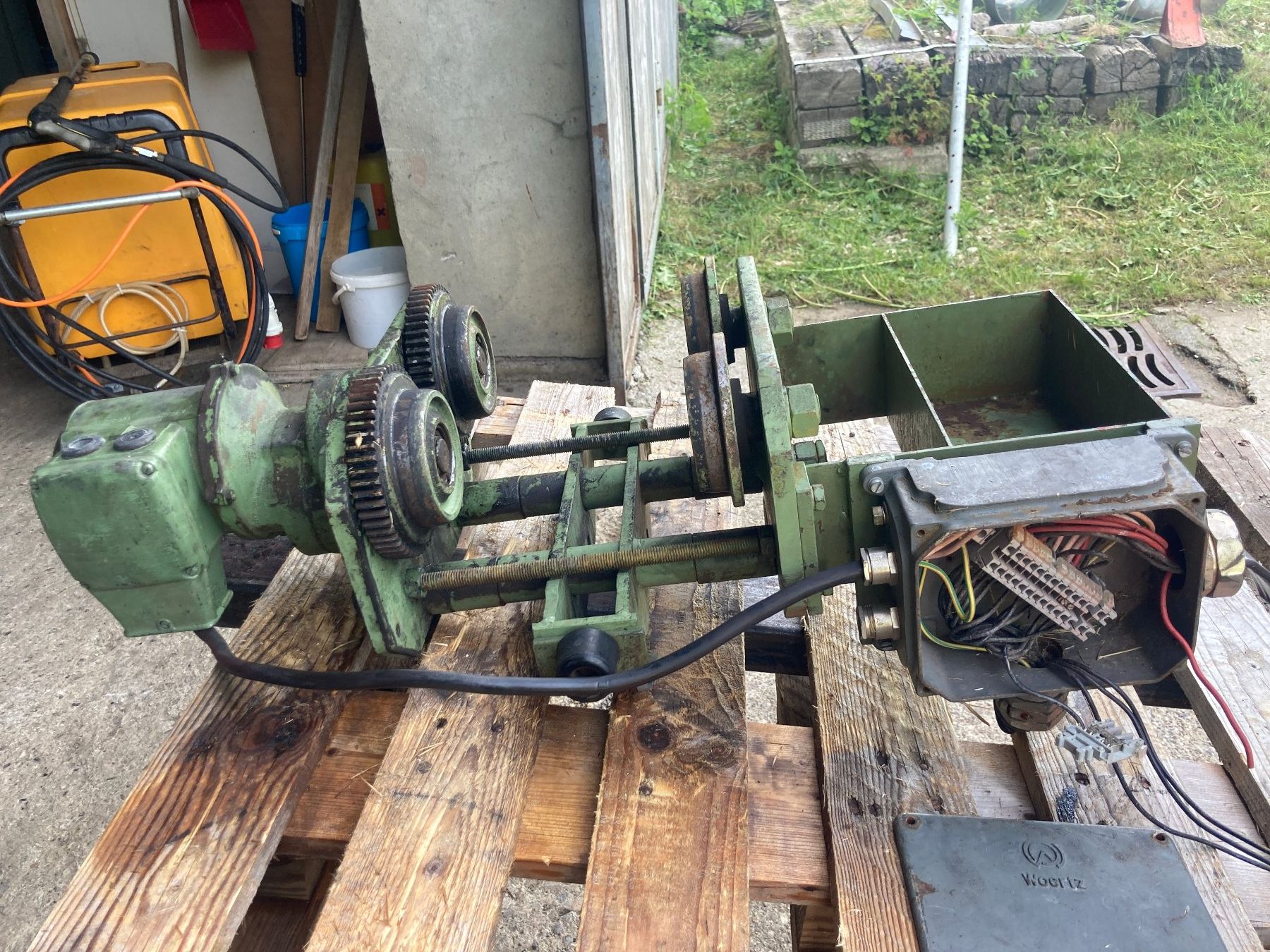 Paranco multiuso: Entraînement électrique pour palan – Usato da Bourrignon venduto da filledemai 1
