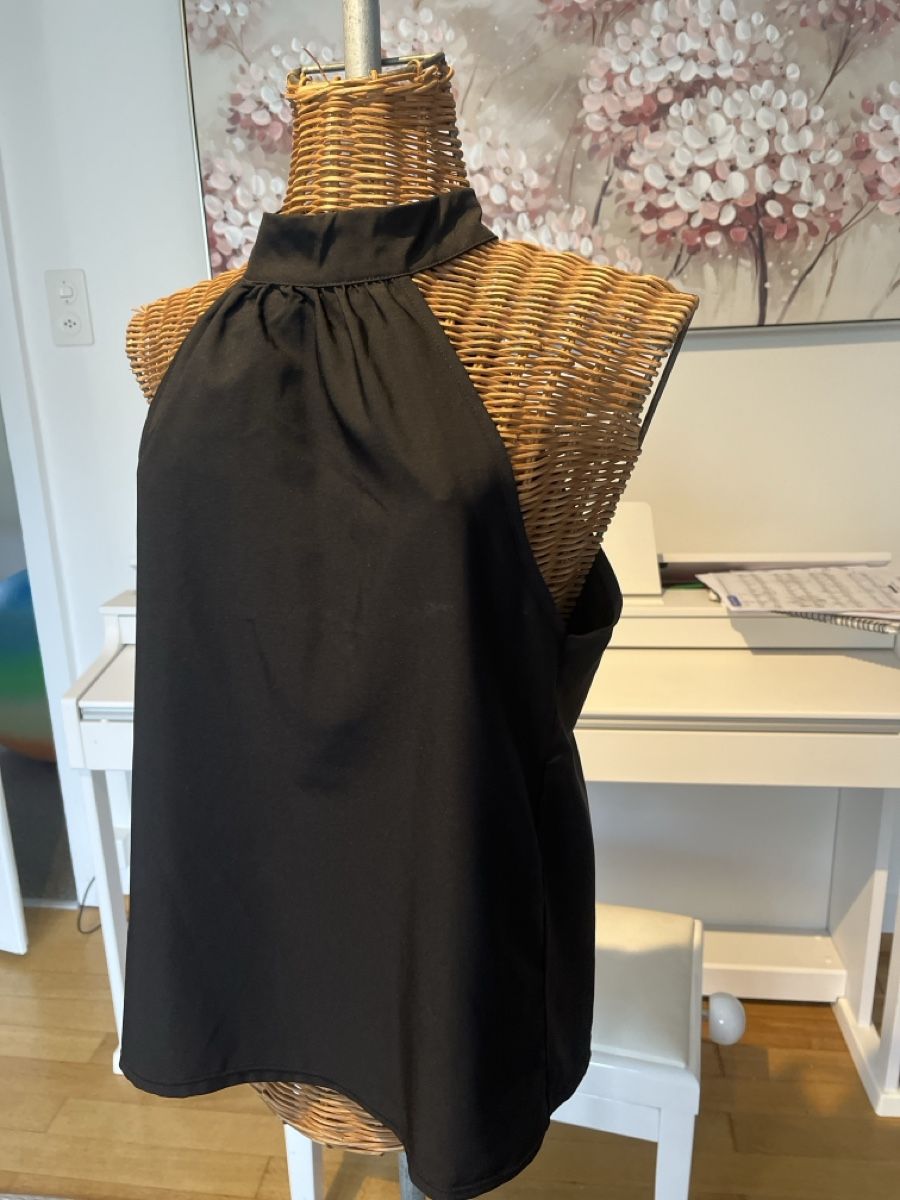 Top: Neckholdertop, schwarz, ca. 38 – Usato da Solothurn venduto da Bobesch08 1