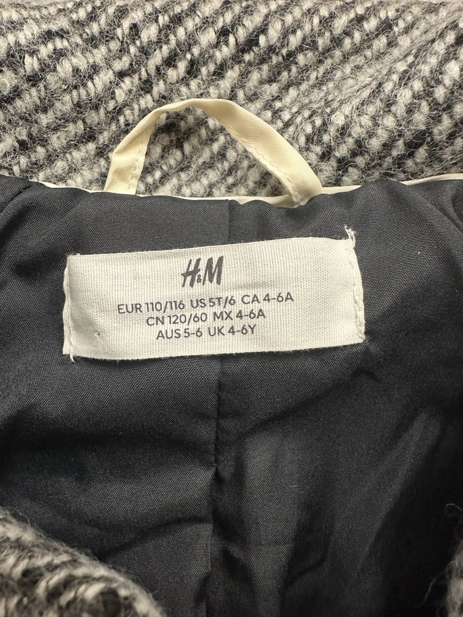 H&M Giacche & Cappotti: Mädchen H&M Winterjacke 110-116 – Usato da Sevelen venduto da Stopglobal. 2