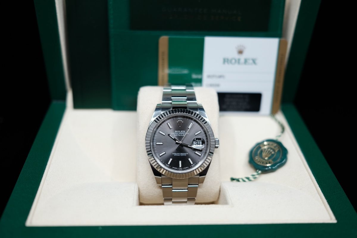 Rolex Orologi: Rolex Datejust 41mm 126334 Rhodium - Full Set – Usato da Zürich venduto da St._R. 1