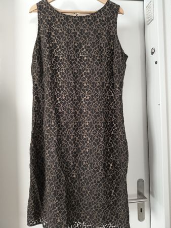 Schickes Spitzenkleid von S. Oliver, Grösse 44