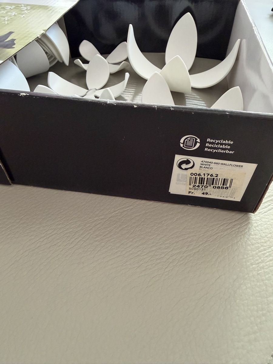 Alle Dekorationen: Décoration Murale Design Umbra - Fleurs Blanches - Neuf! – Neu und originalverpackt aus Genève von len_5q5n 1