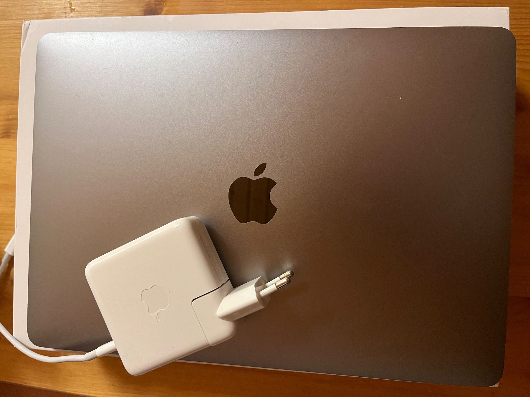 Apple Portables: Macbook Pro 2017 mit OVP und Ladegerät – D'occasion à St. Erhard par Michel164 2