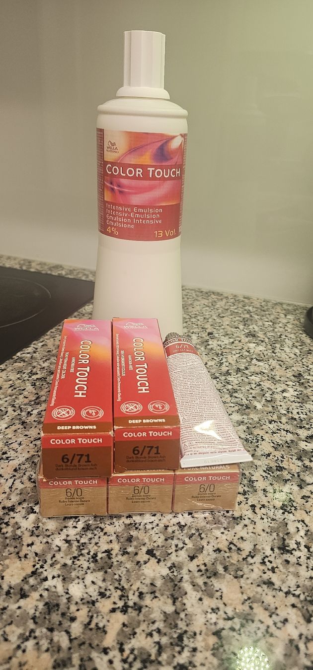 Färbemittel: Haare Farben – Neu und originalverpackt aus Egg b. Zürich von Majetta007