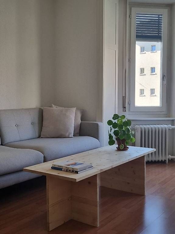 Tische: Design Holztisch – Gebraucht aus Zürich von lisanfont