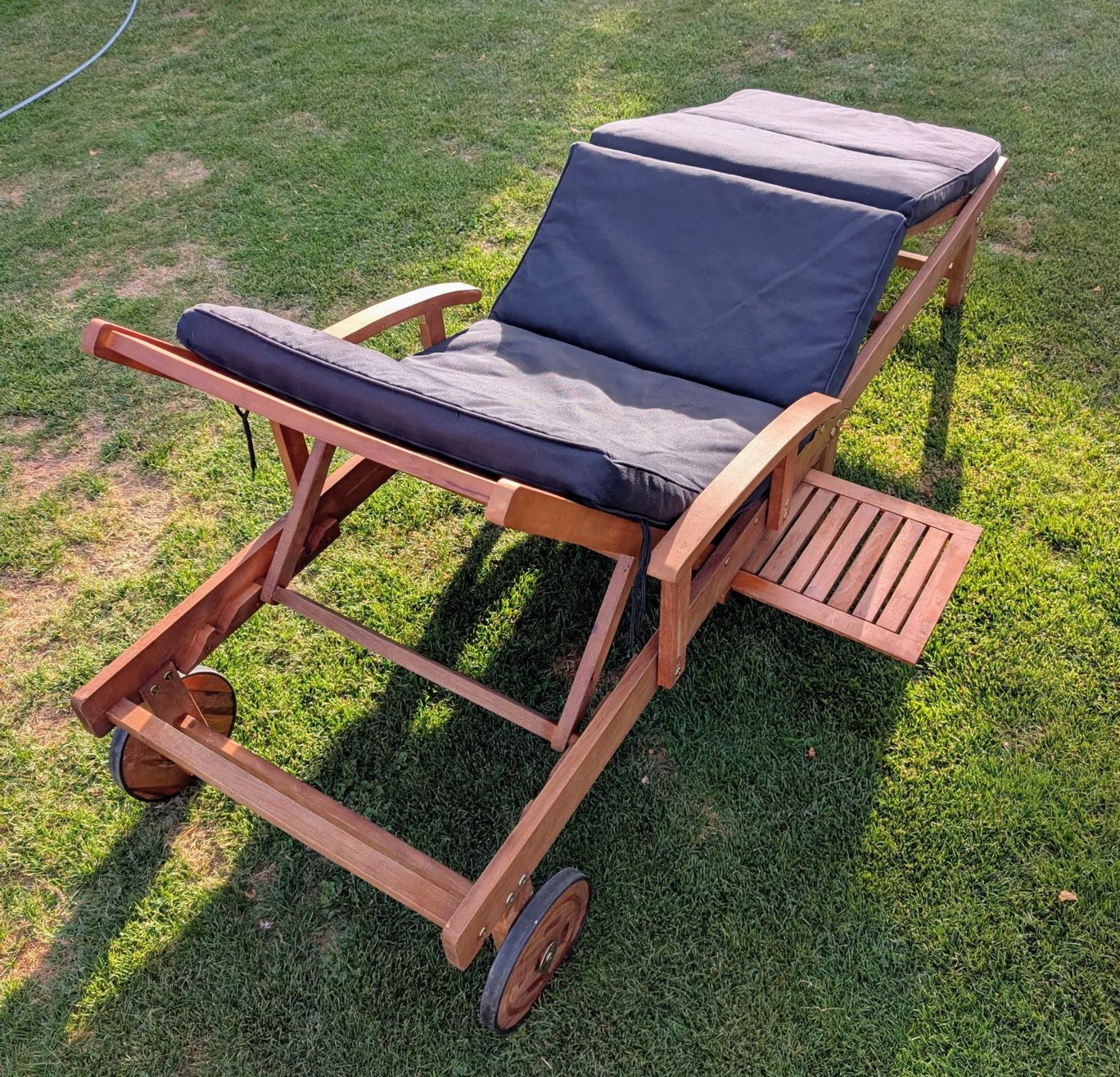 Liegen & Liegestühle: Liegestuhl / Gartenliege_Teakholz – Gebraucht aus Amriswil von Magra02 1