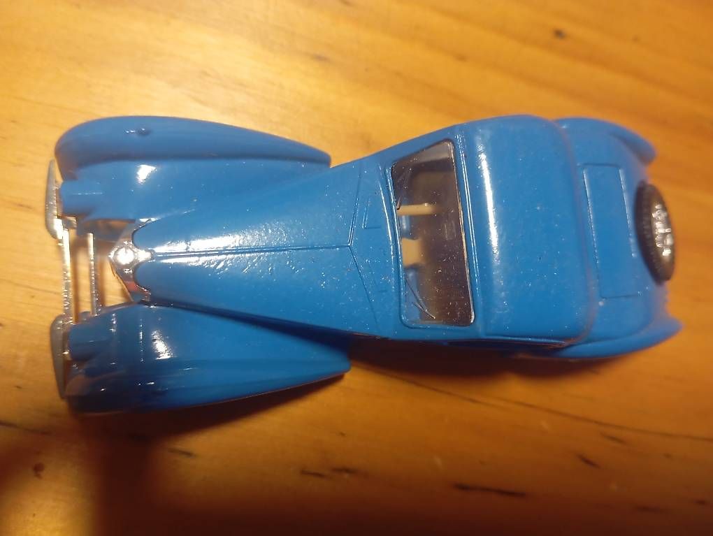 Bugatti Modellautos: 1939 Bugatti 57 S – Gebraucht aus Basel von Petergunn 1
