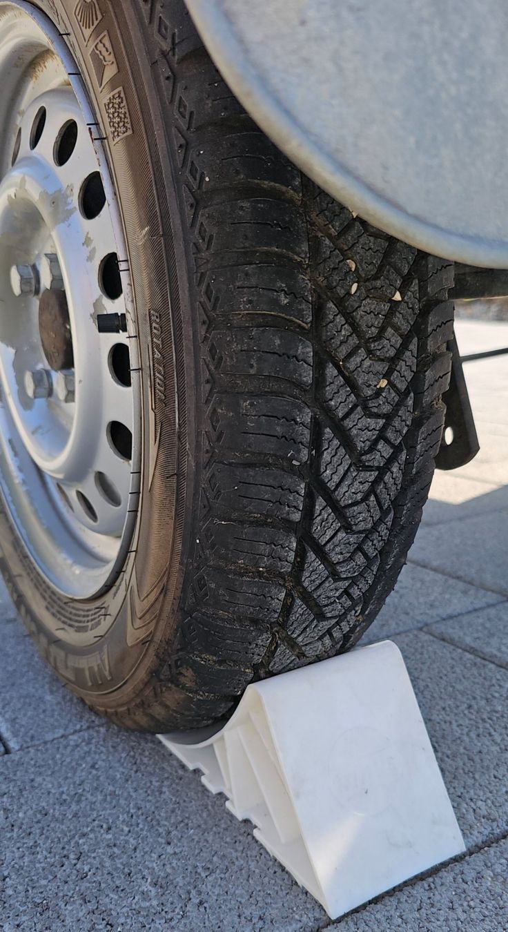 Stema Anhänger: Motorradanhänger STEMA MT 850 gebremst – Gebraucht aus Giswil von Kubauz 3