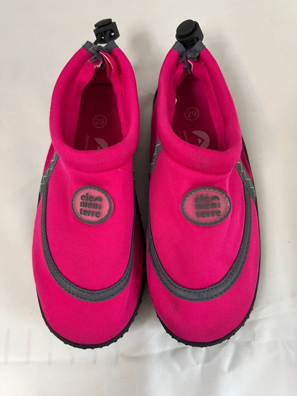 Scarpe per ragazze: Wasserschuhe Grösse 29 – Usato da Zürich venduto da Drahtzug 3