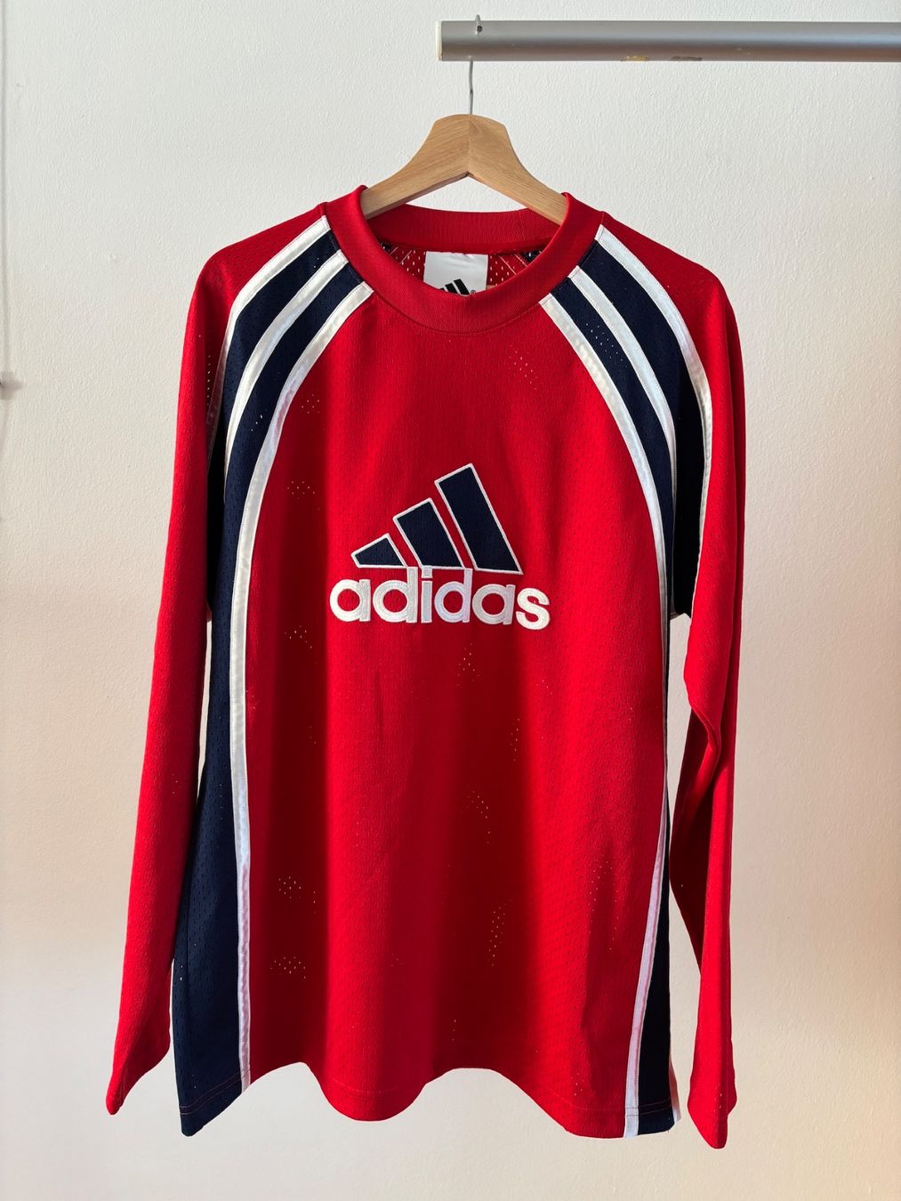 Adidas Pullover & Sweatshirts: Longsleeve Adidas – Gebraucht aus Neuhausen am Rheinfall von ssiimmo0nn