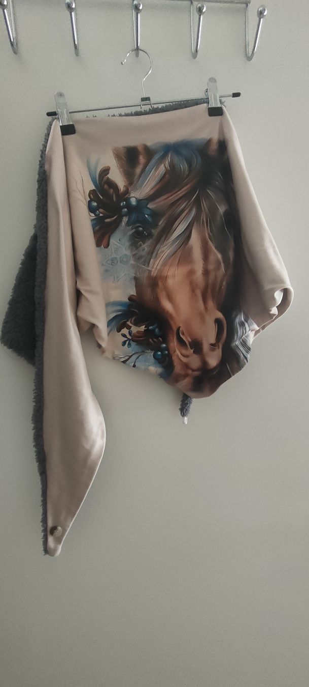 Foulard & Sciarpe: Dreieckschal – Nuovo (secondo la descrizione) da Mönchaltorf venduto da Icelandichorse