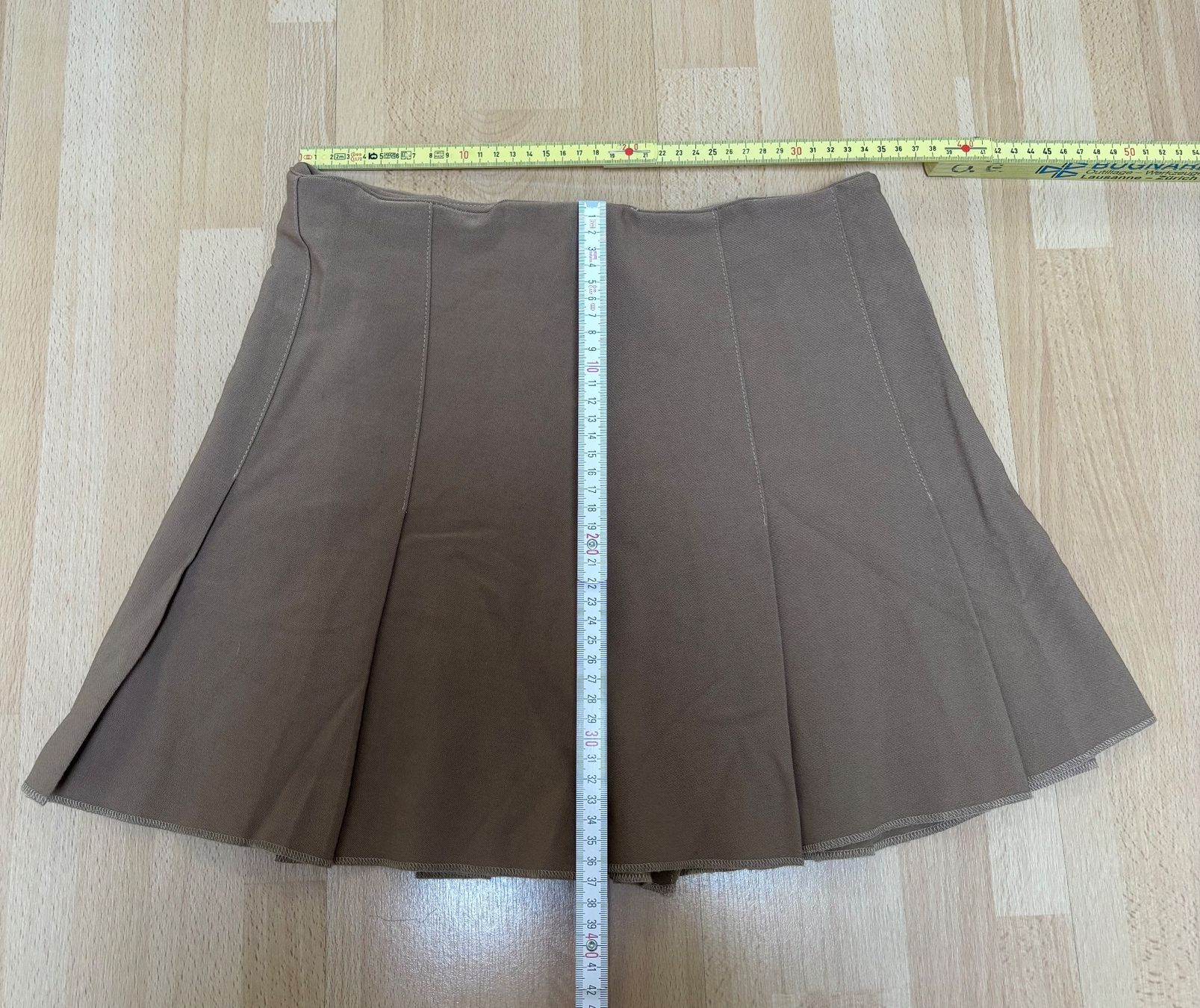 Röcke: Mini Rock - Plissé - beige - Grösse S – Gebraucht aus Zofingen von Justizia_01 1