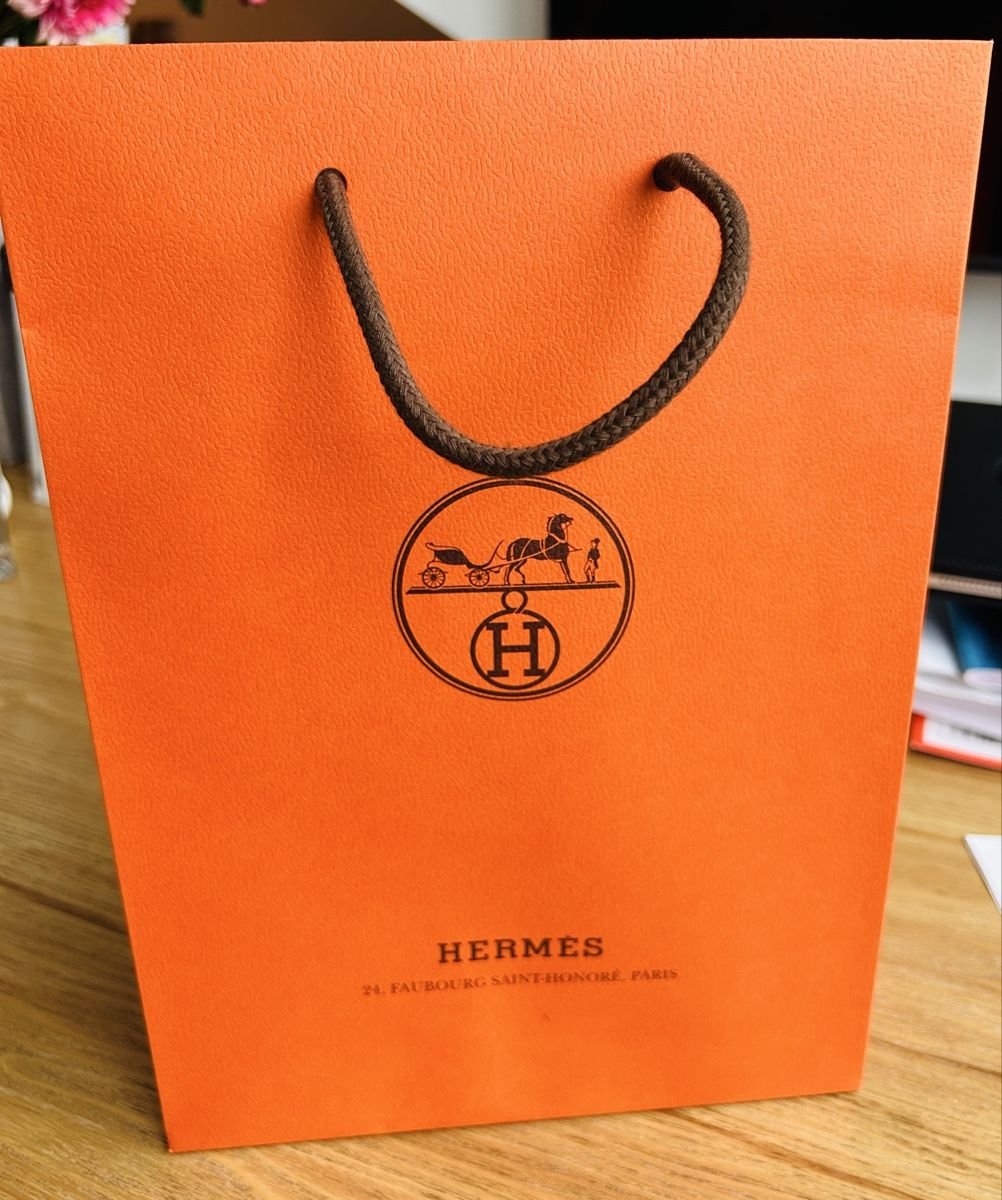 Hermès Foulards, Tücher & Schals: NEW Hermes gavroche silk 100% 42x43cm – Neu und originalverpackt aus Chavannes-de-bogis von nas_7xbg 2