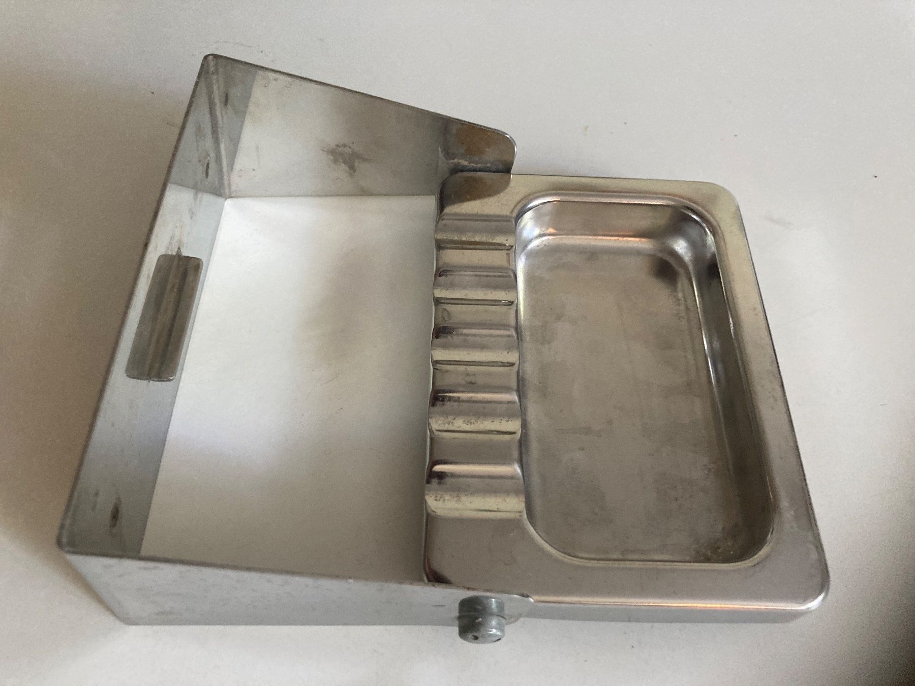 Aschenbecher: Wand-Aschenbecher aus Chromstahl – Gebraucht aus Zürich von Chaeffeler 3