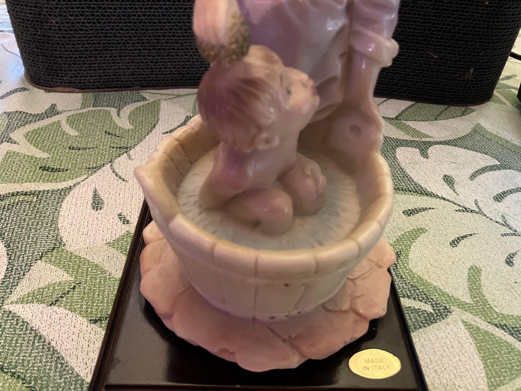 Statuette: wunderschöne Figur "Mädchen wäscht Kind" – Usato da ehrendingen venduto da atlan700 1