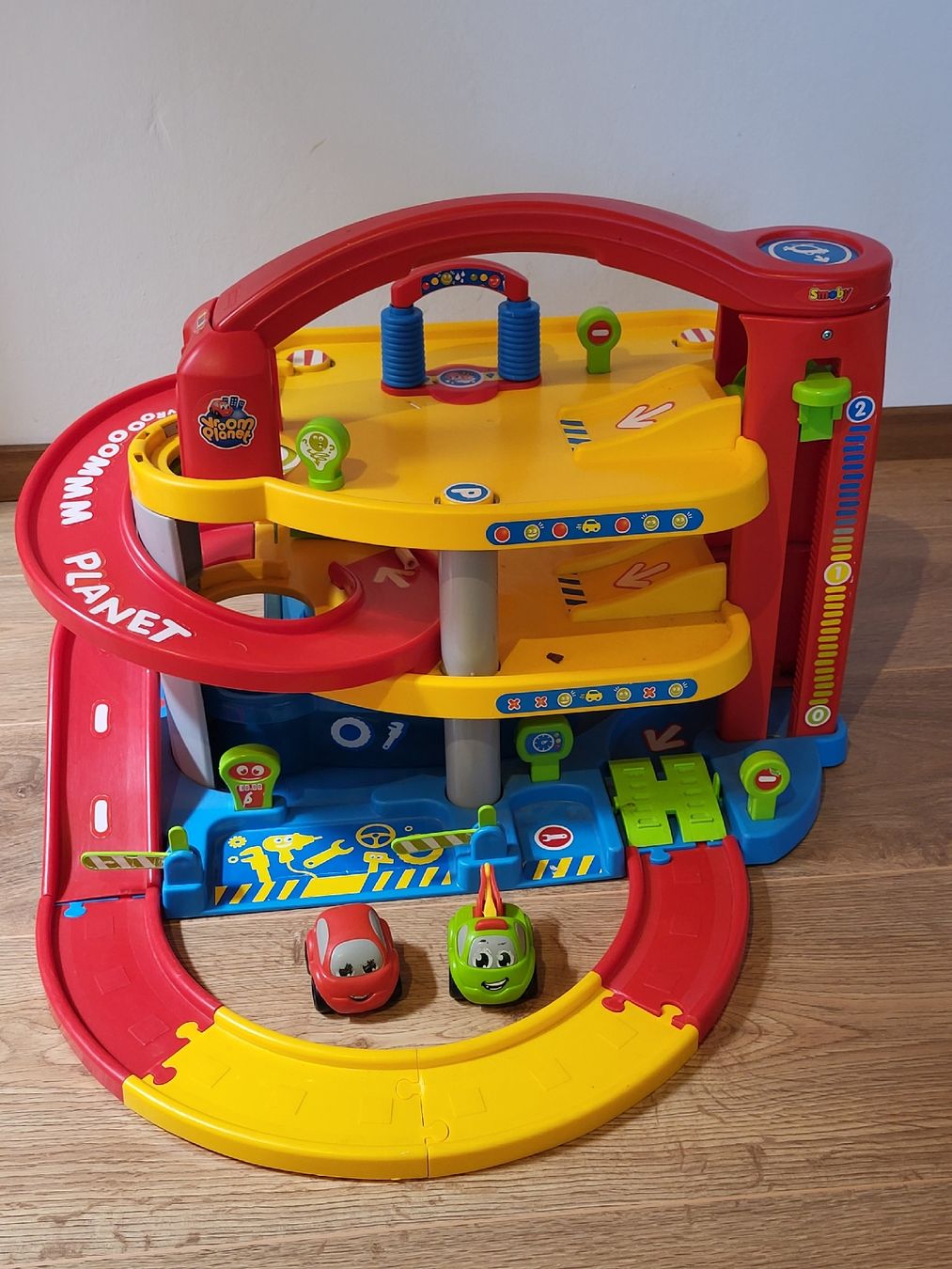 Spielzeuge: Spielzeug Parkhaus mit Autos – Gebraucht aus Oberwangen TG von Murmel82