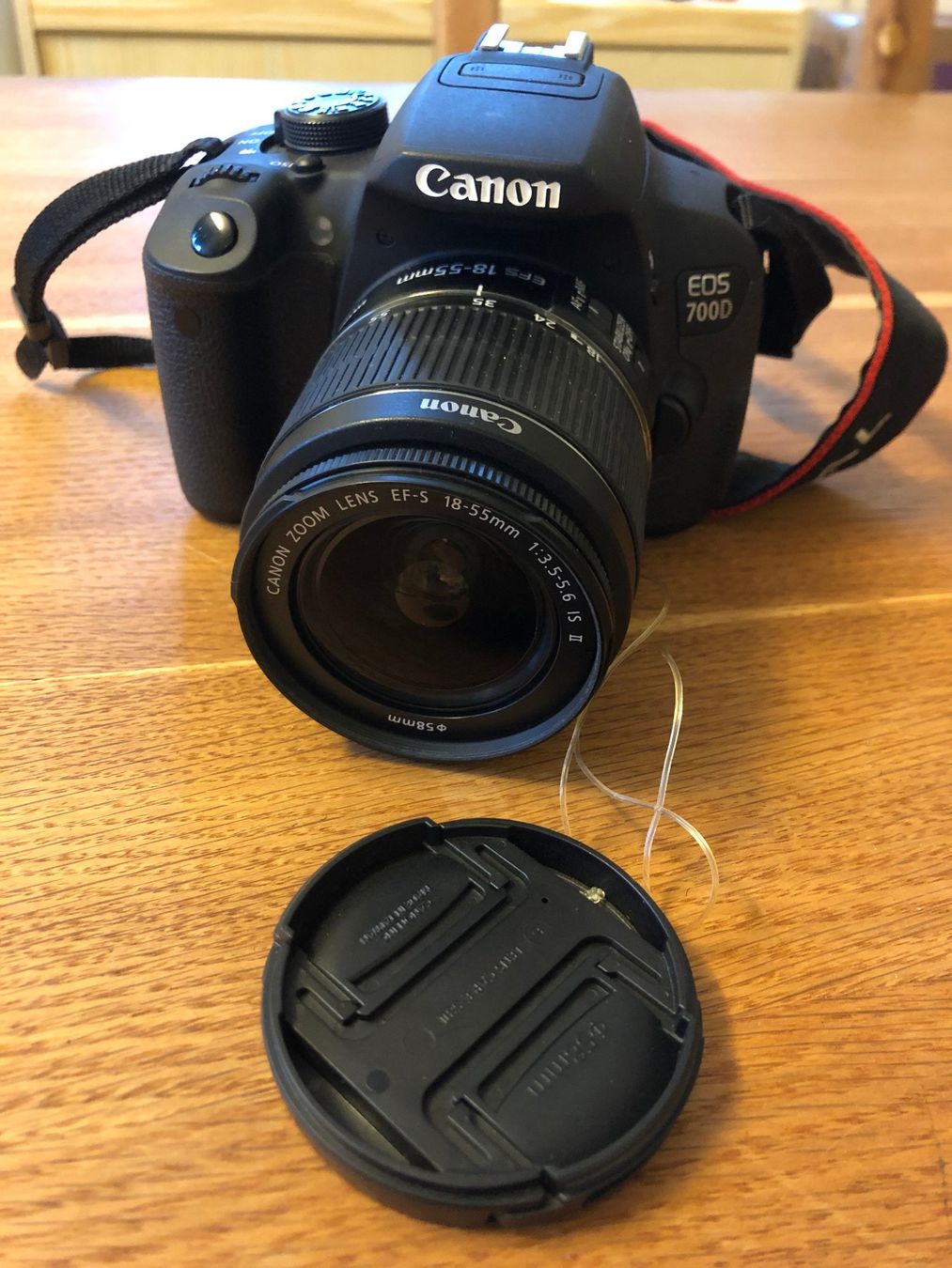 Canon Kamera: Canon EOS 700D: komplette Kameraausrüstung – Gebraucht aus Rhäzüns von duudii
