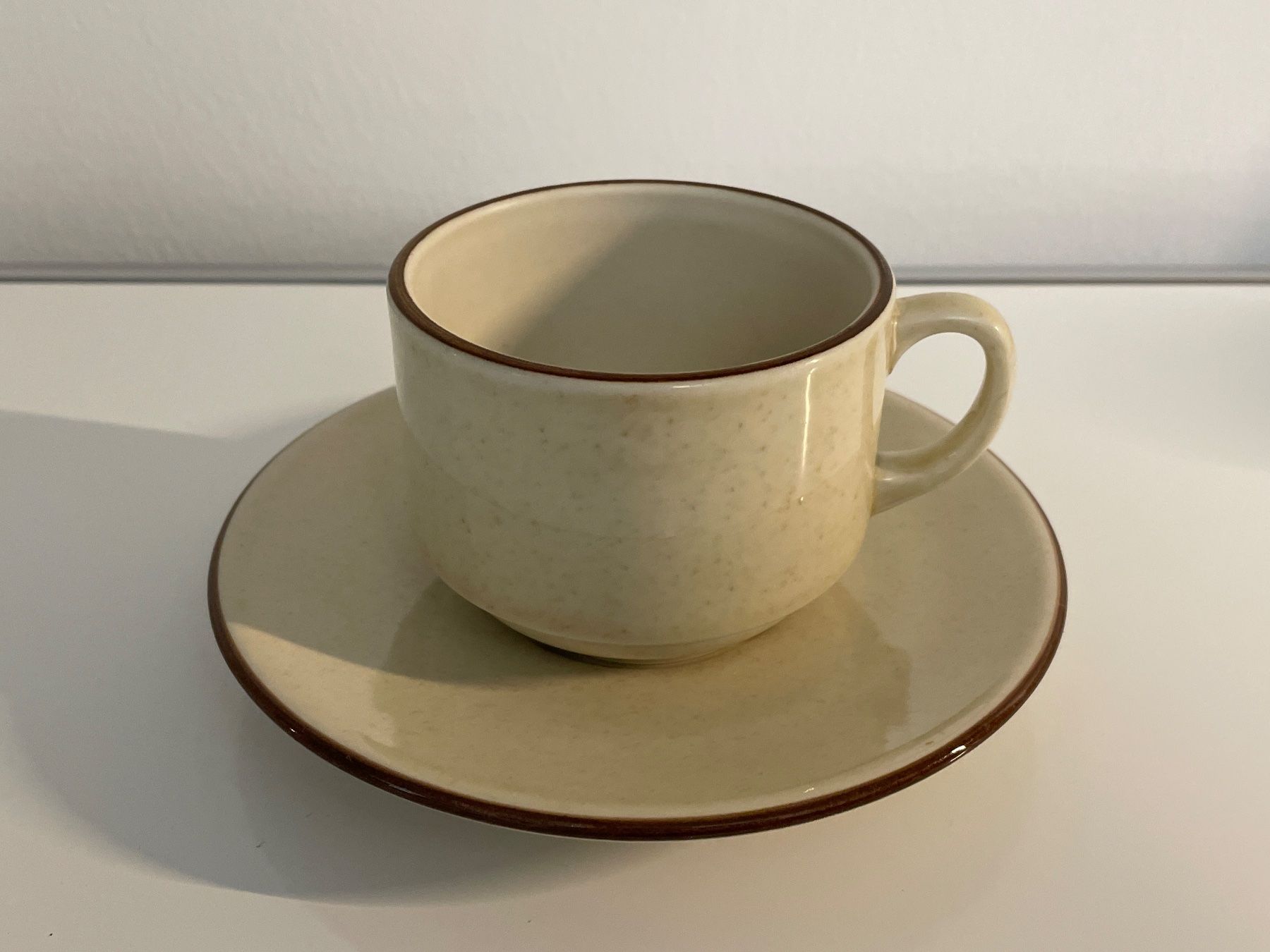 Rössler Tazze: Rössler - Kaffeetasse mit Unterteller claire – Usato da Zürich venduto da plumita