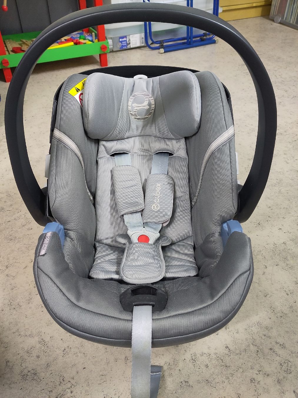 Cybex Seggiolini per auto: Cybex Babyschale Aton 5, Grau – Usato da Dättlikon venduto da nad_6j6c