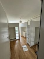 IKEA-Kinderbett mit Schreibtisch und Schrank  nur heute 10.-