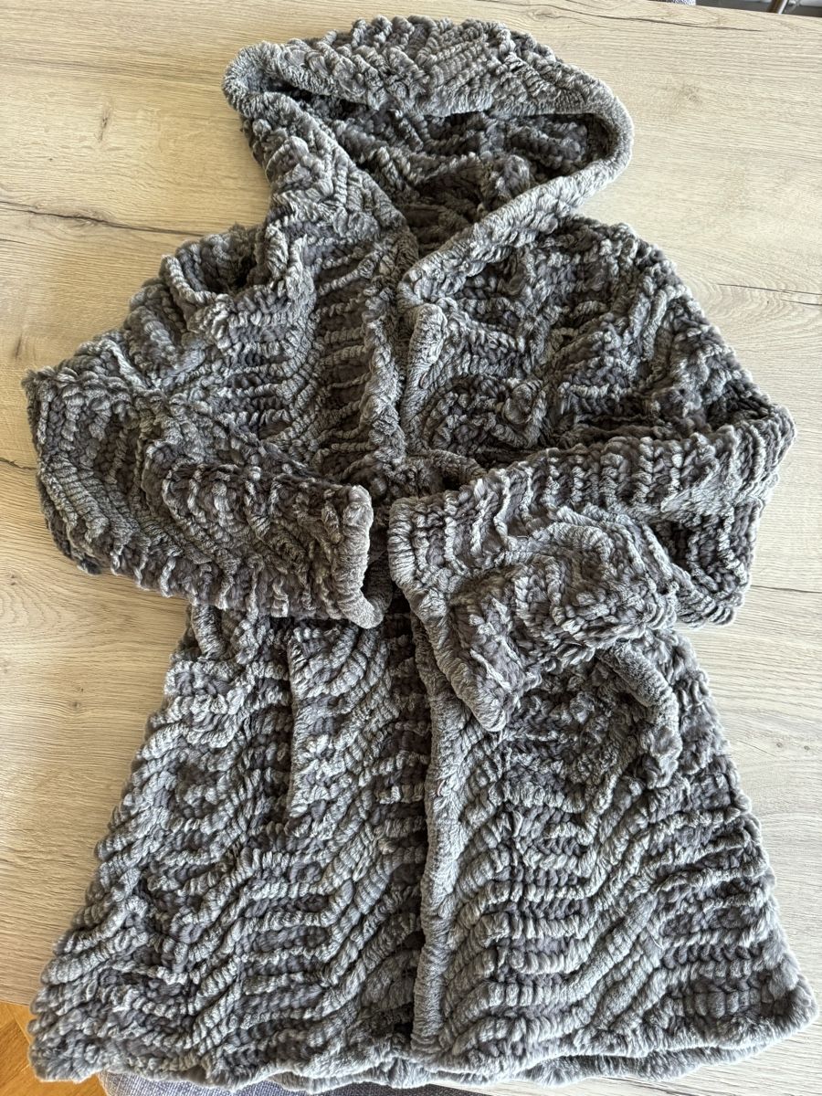 Cappotti: Veste en fourrure grise – Nuovo (secondo la descrizione) da Blonay venduto da Celuna