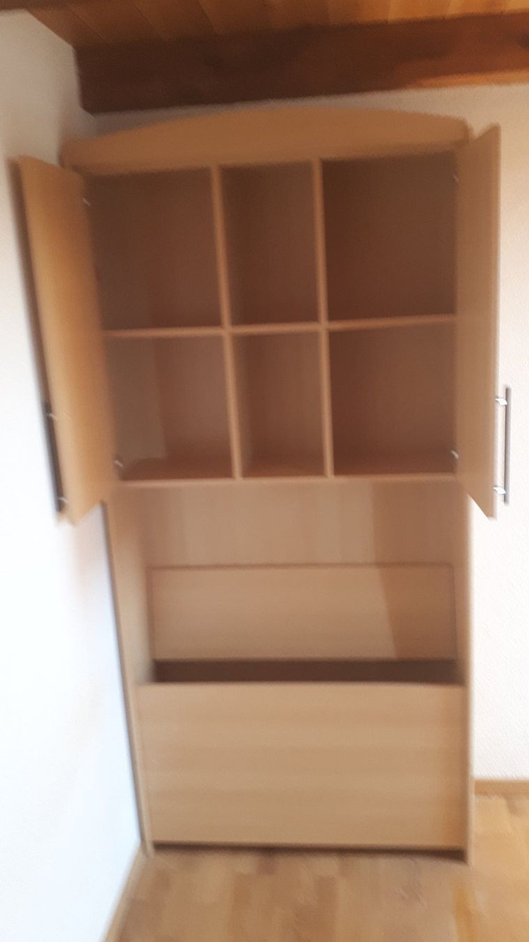 Armadi: Schrank – Usato da Obfelden venduto da degarre 1