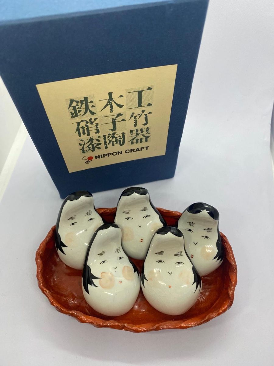 Statuette: Nippon Craft Kokeshi Stäbchen Set mit Schale, Handbemalt – Nuovo e nell'imballaggio originale da Steffisburg venduto da Michaels011