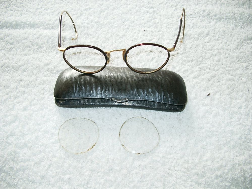 WHYCNJL Brillenetui Hardcase - Faltbares Metall Etui Mit Lederoptik