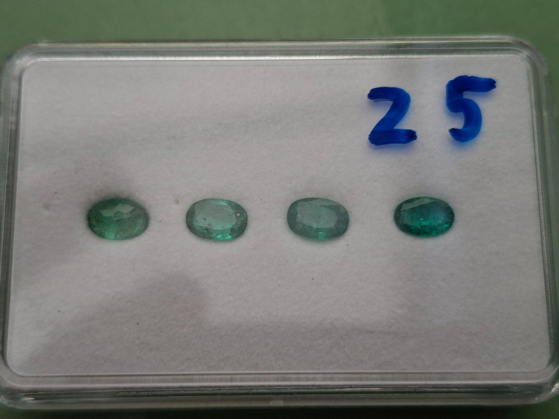 Pietre preziose: Smaragd facettiert 6x4mm 1.75ct 4 Stck – Usato da Schaffhausen venduto da meteor7 2