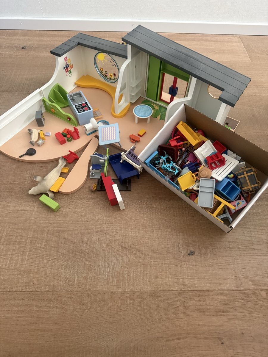 Jouets: Playmobile Kindergarten – D'occasion à Lupsingen par tike47