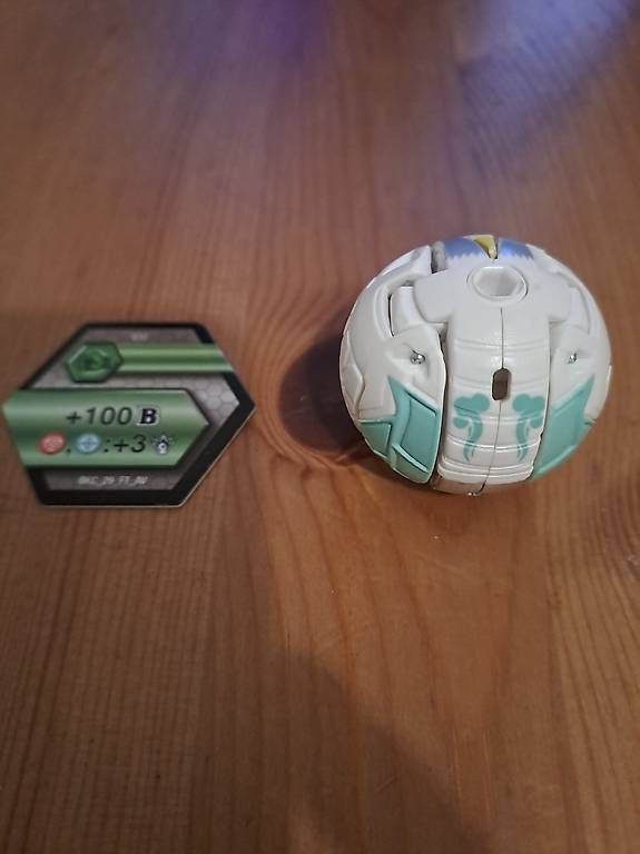 Spielzeuge: Bakugan mit Magnetkarte – Gebraucht aus Suhr von TurnOnYourMind