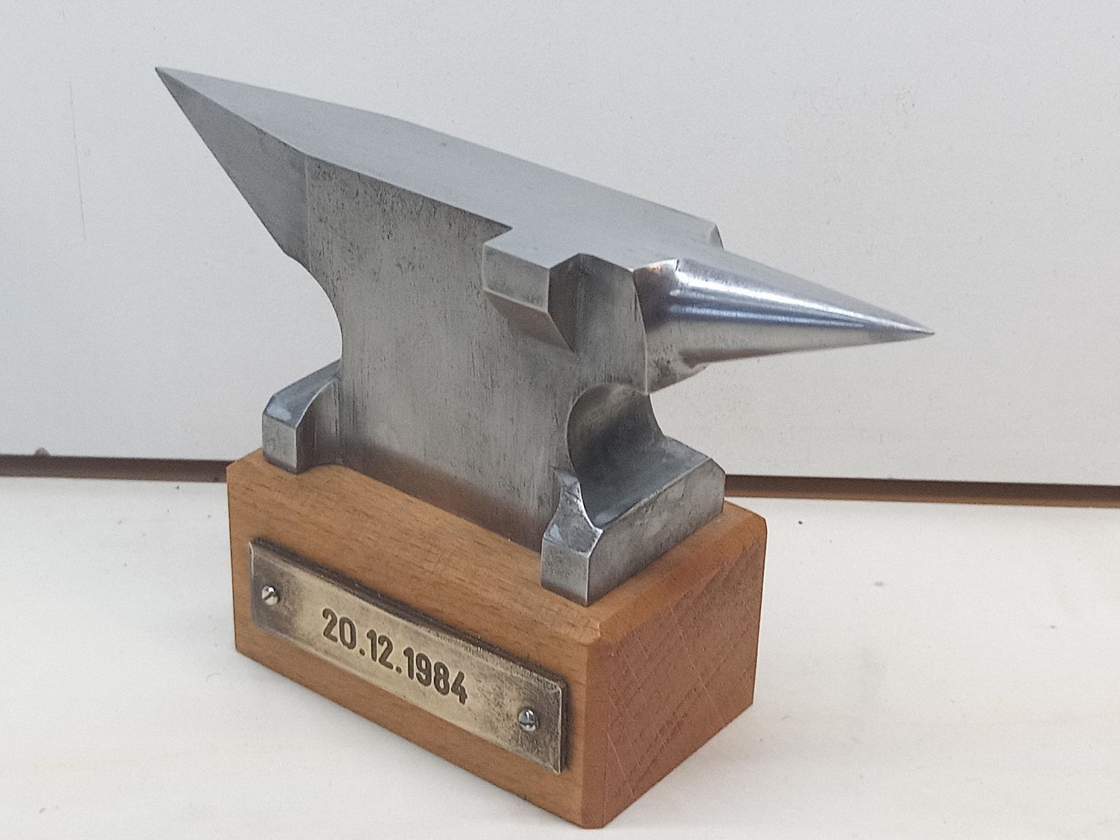 Attrezzi da lavoro: Amboss-Miniatur mit Gravur-Datum 20.12.1984 – Usato da basel venduto da markusb07 6