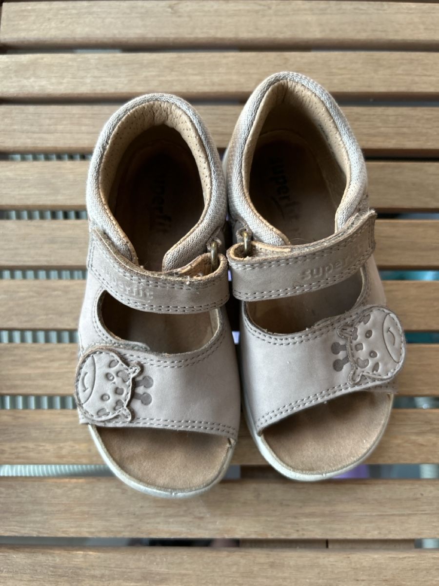 Superfit Chaussures filles: Superfit Sandalen Gr 25 – D'occasion à Zürich par cloud_303 1