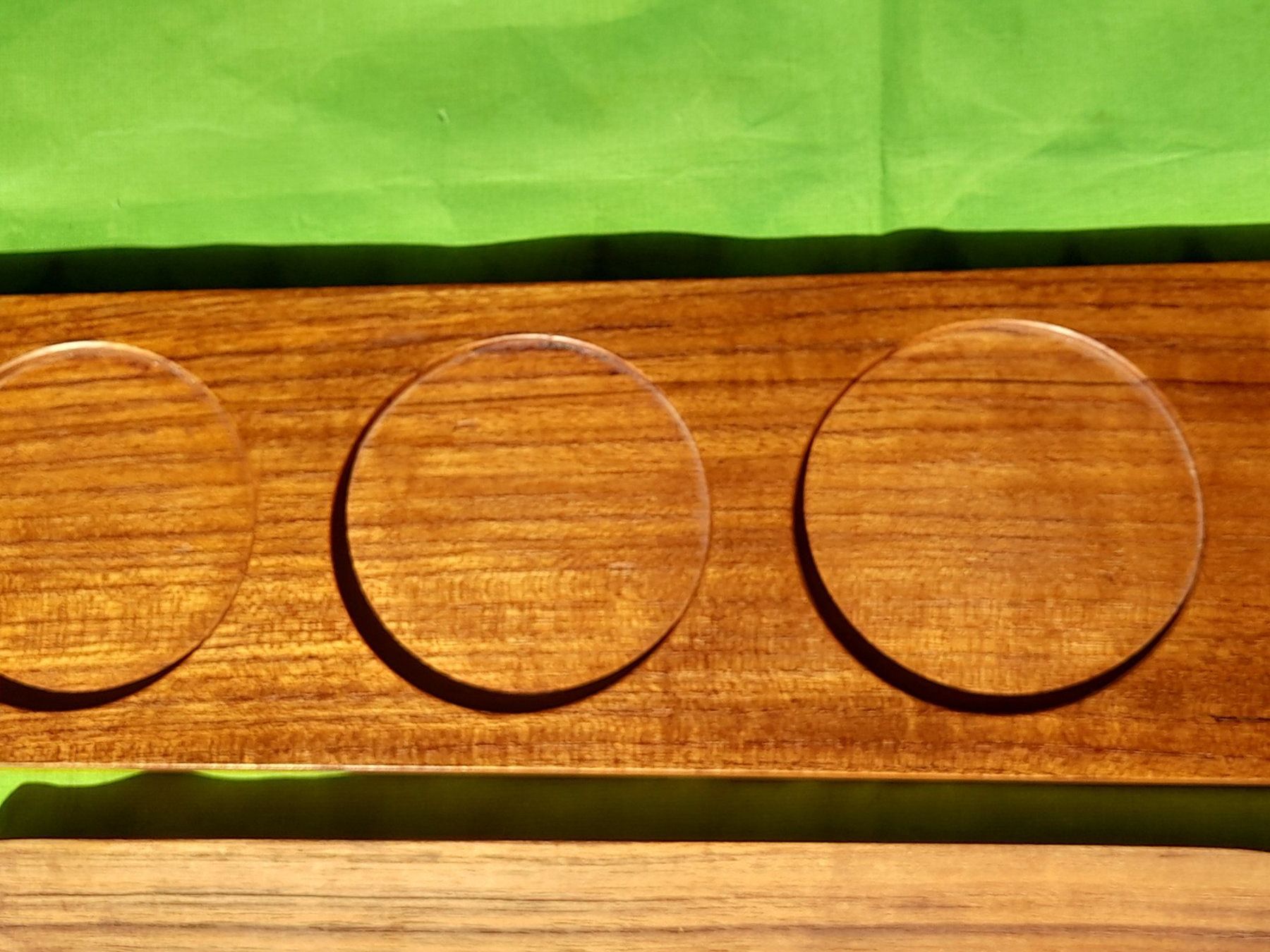 Plateaux: Dänisch Teak Tablett-Set – D'occasion à Aeschi b.Spiez par 52__yhr6 2