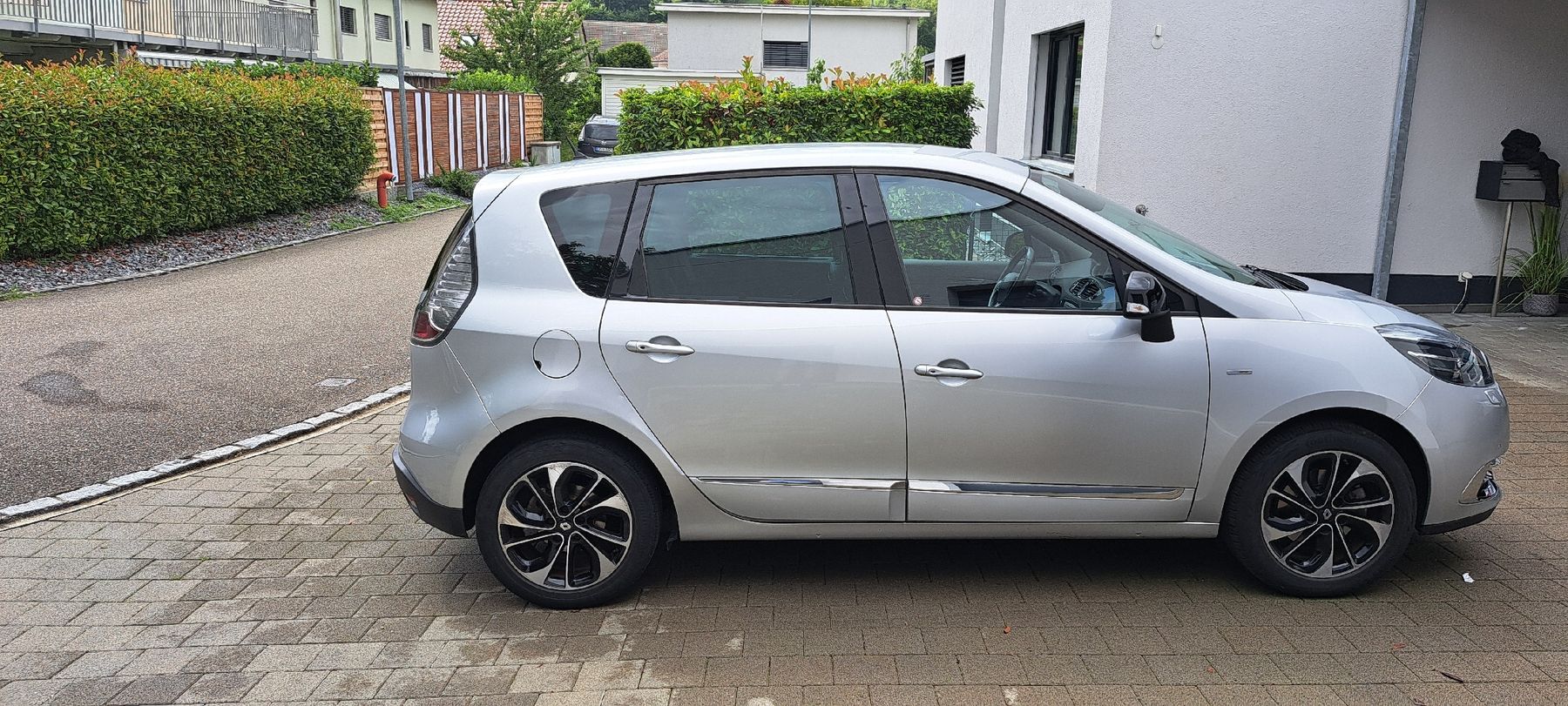 Renault Autos: Renault Scenic 1.2 16V Turbo Bose – Gebraucht aus Leibstadt von HRCRacing 2