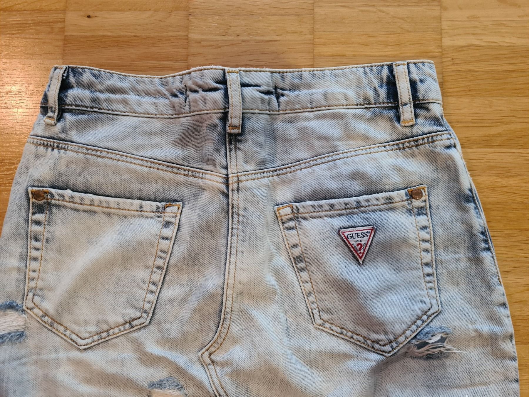 Guess Gonne: Guess Minirock Gr. 27 – Usato da Jona venduto da Good_luck_ 5