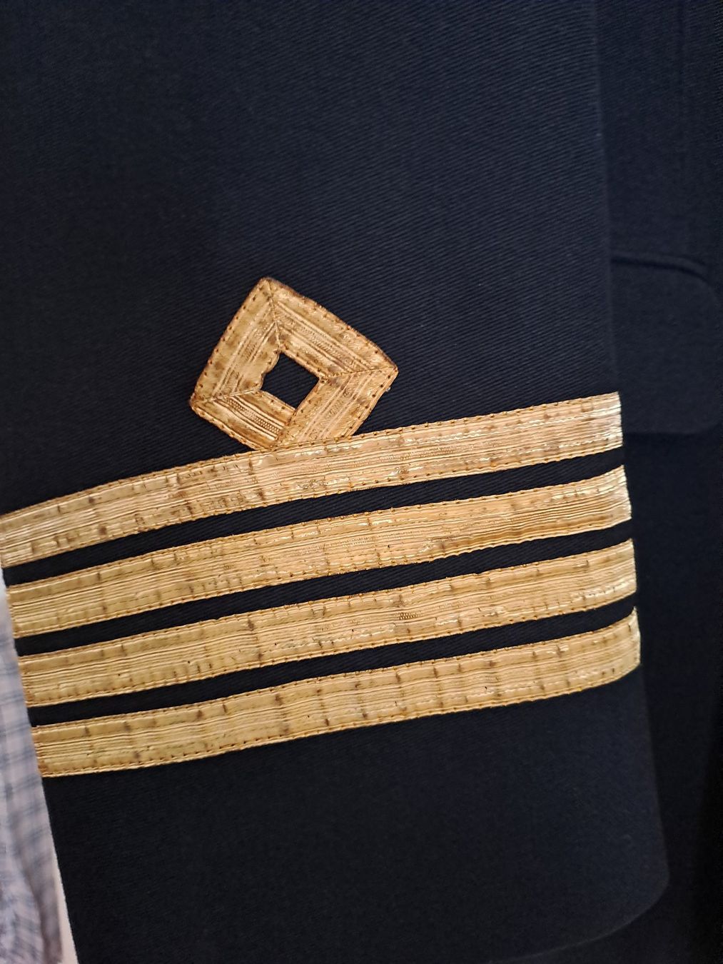 Uniformi: VESTE OFFICIER DE MARINE,  DANEMARK – Usato da LAUSANNE venduto da KWEW 2