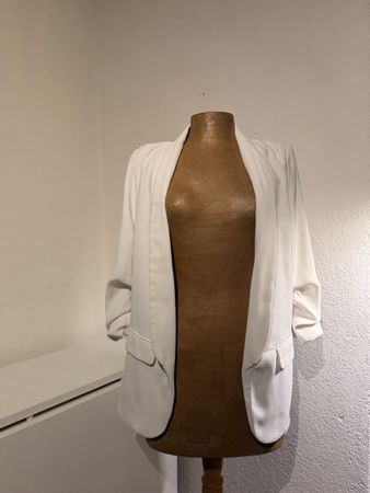 Blazer AMISU blanc, taille 36, parfait pour le printemps!