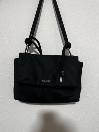 Schwarze Calvin Klein Handtasche – Top Zustand!