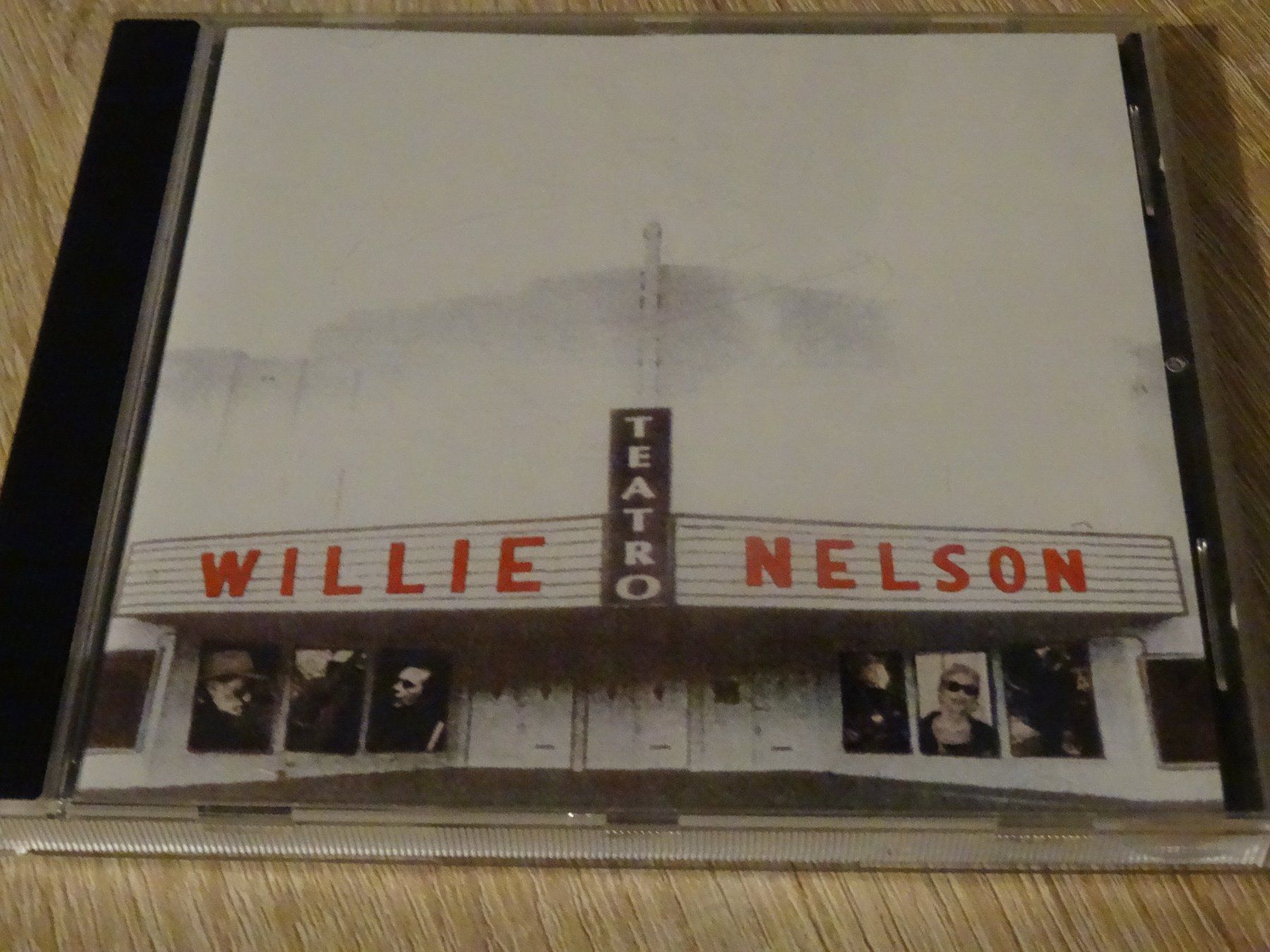 CD: Willie Nelson -Teatro CD – Usato da Olten venduto da Disc-Ausverkauf