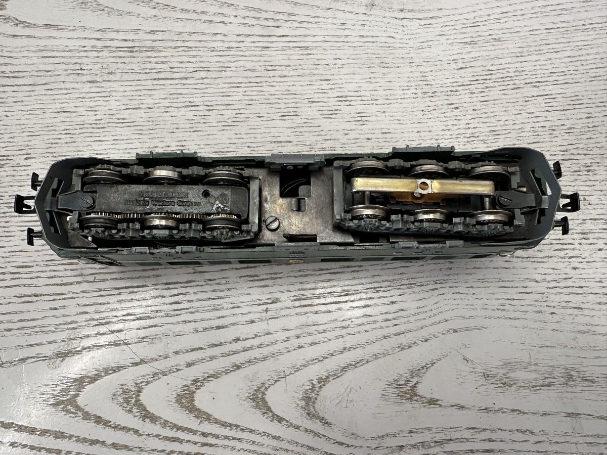 Märklin Modelleisenbahnen: Märklin 3050 SBB Ae 6/6 Bern – Gebraucht aus Lupsingen von New-Haven 5