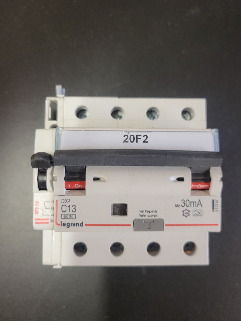 Legrand Alimentazione elettrica: FILS C, 13A, 3LN mit Hilfskontalt Legrand – Usato da Alpnach Dorf venduto da str_jdw2