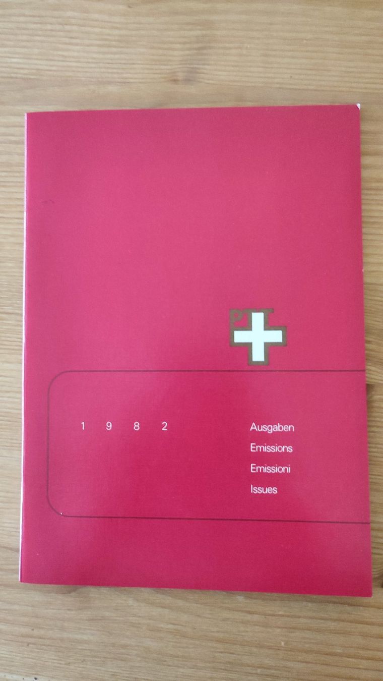 Album: PTT Briefmarken-Jahrbuch Schweiz 1982 – Usato da Winterthur venduto da Priscatg