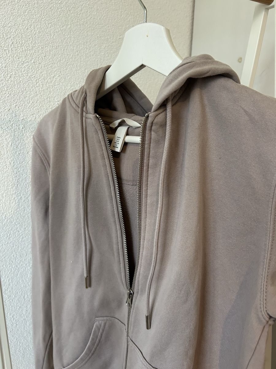 H&M Maglioni & Felpe: H&M Kapuzenjacke Grösse S – Usato da Niederhelfenschwil venduto da aur_ms6f 1