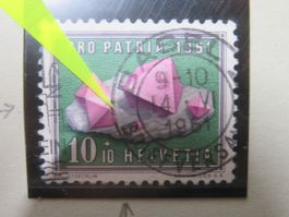 Abart Pro Patria B 104 kl. hellgr. Fleck zw. gr. Kristallen