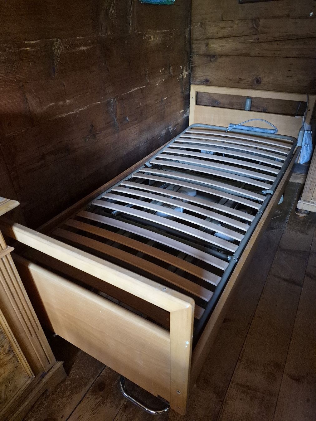 Letti: Spitalbett elektrisch gebraucht – Usato da Schnaus venduto da Praugreina