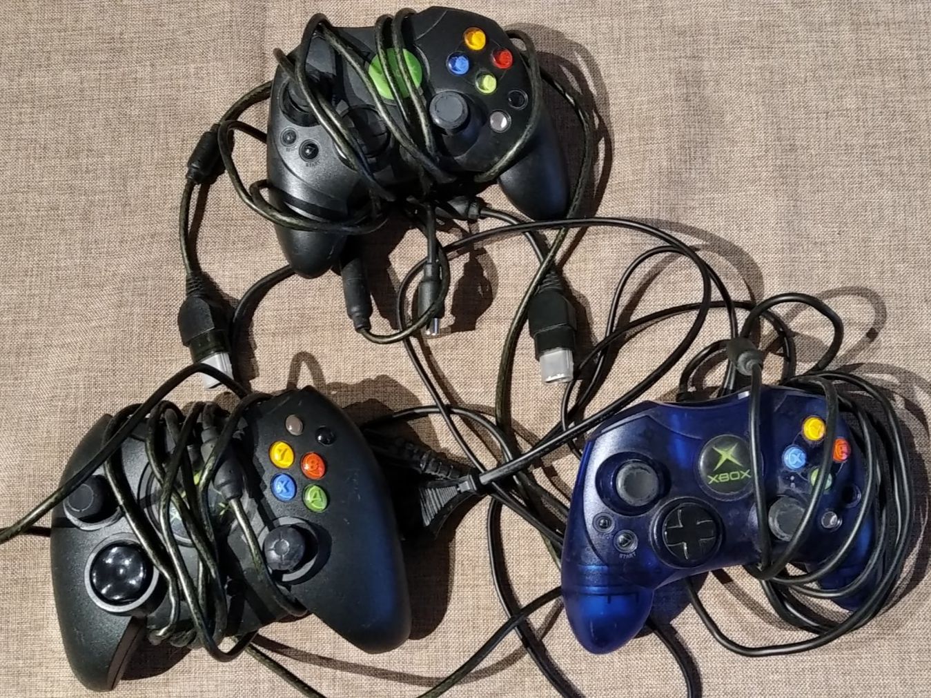 Microsoft Consoles: Console Xbox (première génération) – D'occasion à Aigle par Guy-de-Gisbourne 1