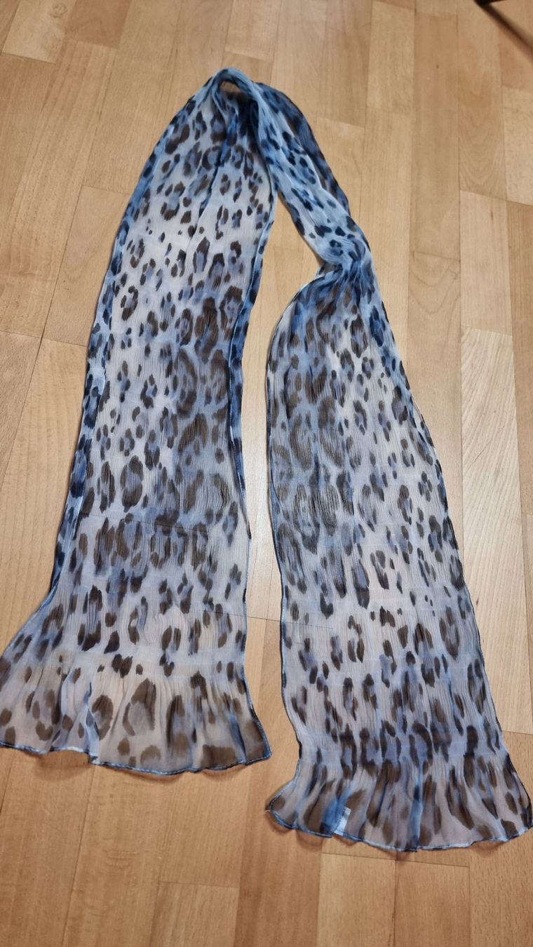 Foulard & Sciarpe: Eleganter Schal mit blauem Leopardmuster – Usato da Wald ZH venduto da CapLux 2
