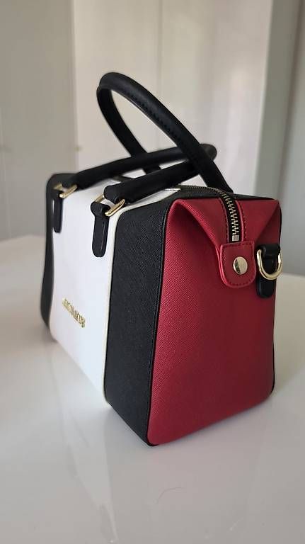 Borse da donna: Handtasche von Armani Jeans – Usato da Wängi venduto da bm8677 1